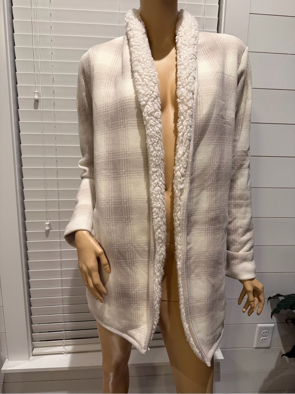 Abercrombie & Fitch Sherpa-Trim Plaid Robe (Size M)